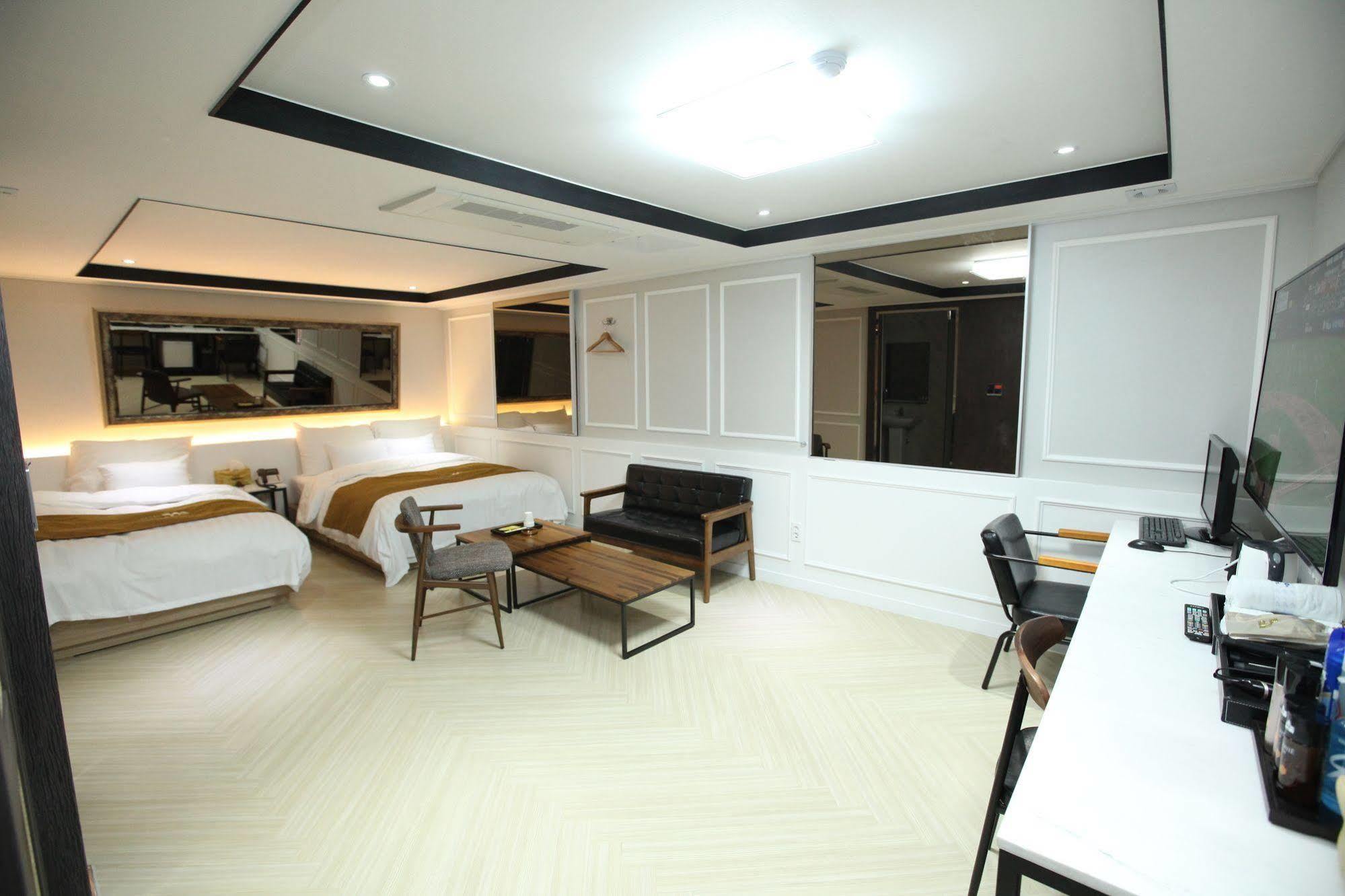 Hotel 500Th Mokpo Exterior photo