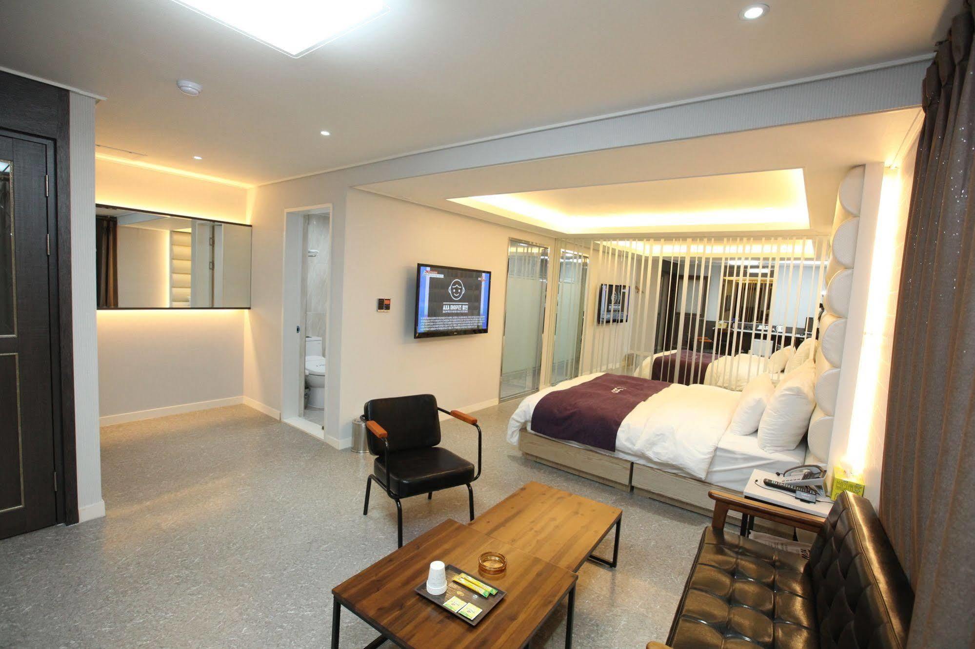 Hotel 500Th Mokpo Exterior photo
